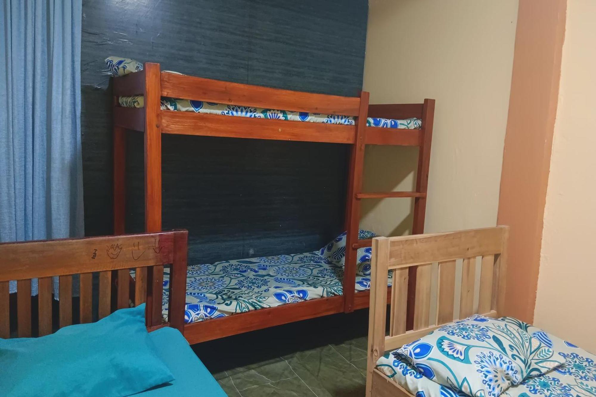 Larosa Hostel بويرتو برينسيسا المظهر الخارجي الصورة