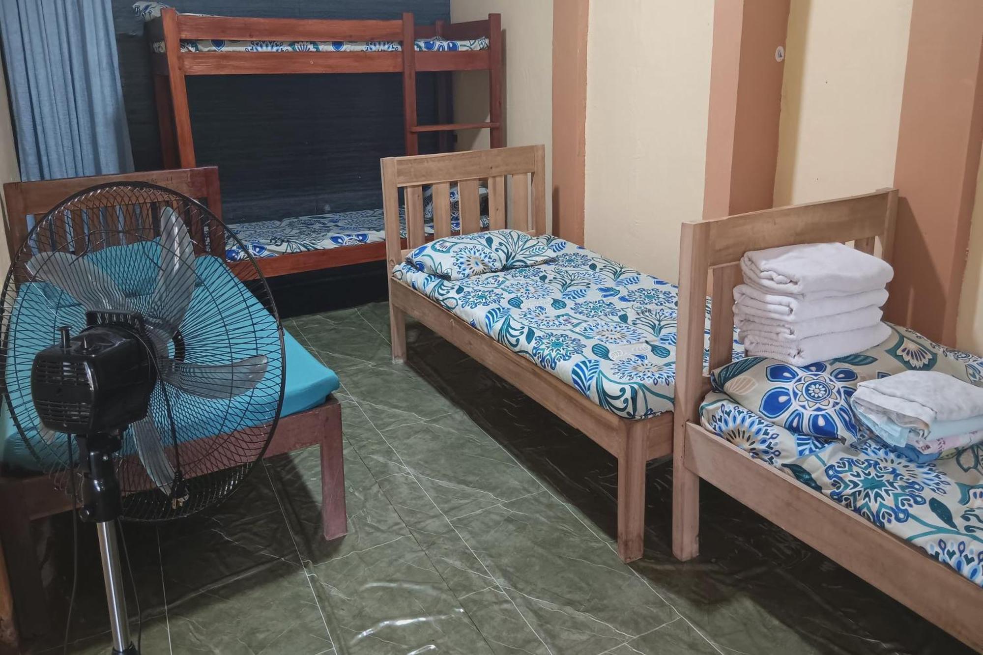 Larosa Hostel بويرتو برينسيسا المظهر الخارجي الصورة